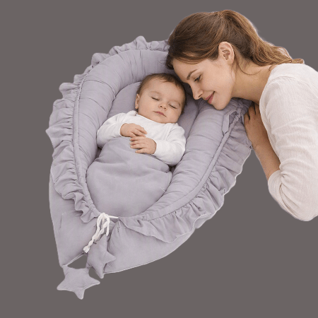 reducteur-de-lit-6-12-mois-maman-cajole-bebe-brise-de-serenite