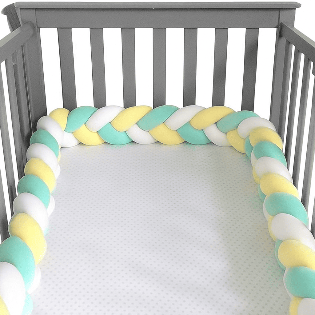 tresse-de-lit-4m-couleur-blanc-vert-jaune-dans-berceau-gris-lunecaline