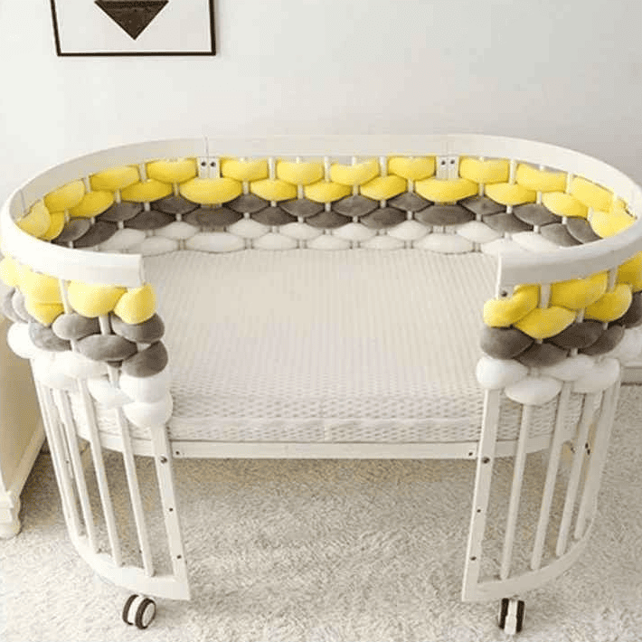 tresse-de-lit-5m-berceau-ovale-blanc-bumper-jaune-gris-blanc-roulettes-bouclier-douceur