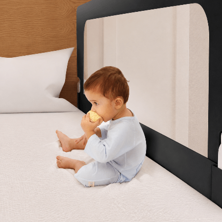 barriere-de-lit-bebe-chambre-securisee-blanc-noir-protection-maison-ecrin-de-nuit