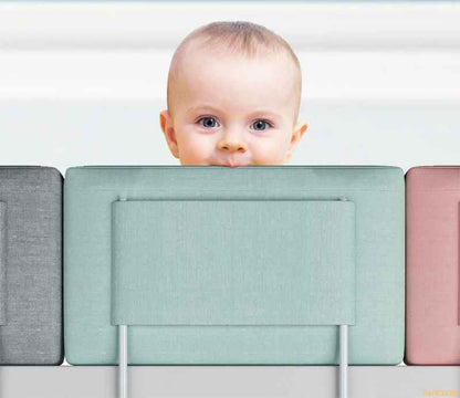 barriere-de-lit-bebe-debout-sur-lit-protege-doucenuit