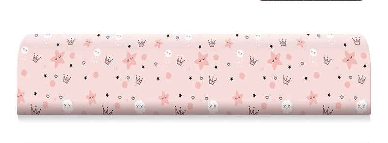 barriere-de-lit-bebe-fond-rose-rosequeen