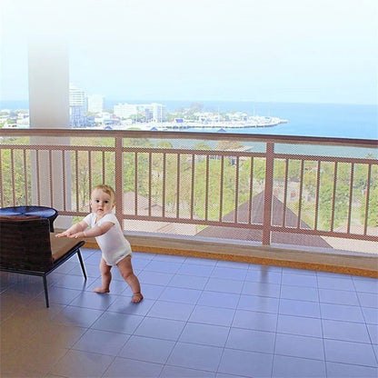 barriere-escalier-filet-securite-bebe-balcon-avec-vue-mer-ville-cocon-serenite
