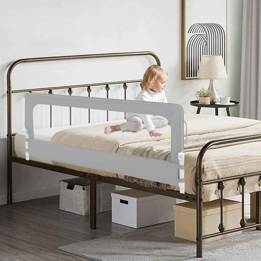 barriere-lit-enfant-chambre-moderne-enfant-assis-protection-securite-maison-cocoon-veilleur