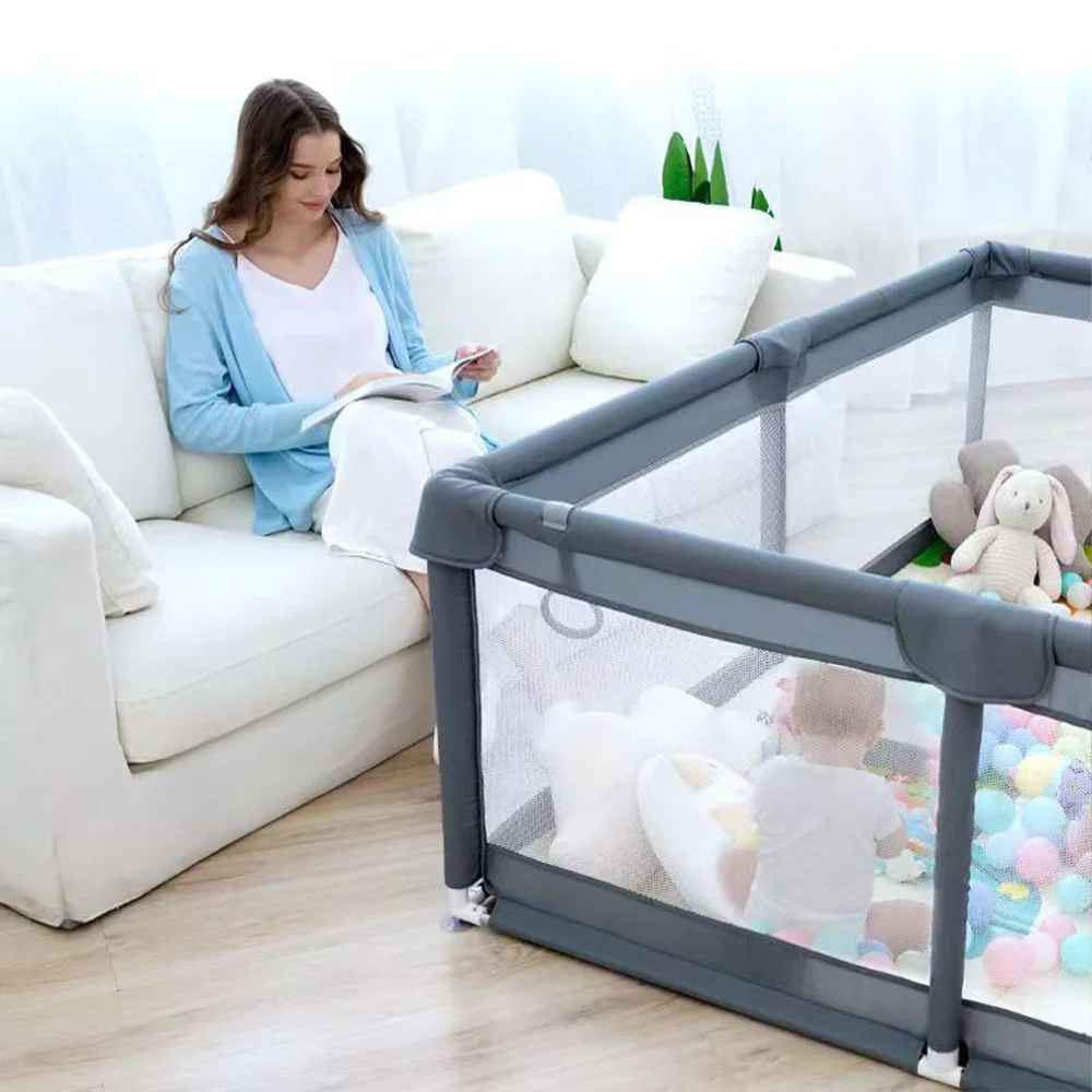 barriere-parc-bebe-modulable-filet-balles-jeu-interieur-surveillance-parentale-halo-protecteur