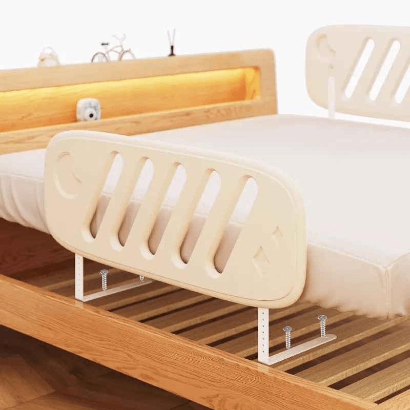 barriere-pour-bebe-rambarde-beige-fixee-au-lit-brume-protectrice