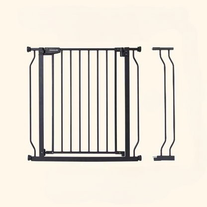 barriere-securite-enfant-noire-avec-extension-metal-resistant-pour-escalier-et-couloir-securiportail-bebe