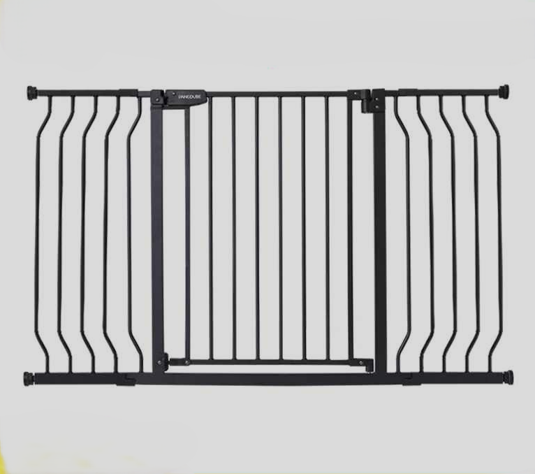 barriere-securite-enfant-noire-avec-verrou-extensions-laterales-enfant-ou-animal-securiportail-bebe