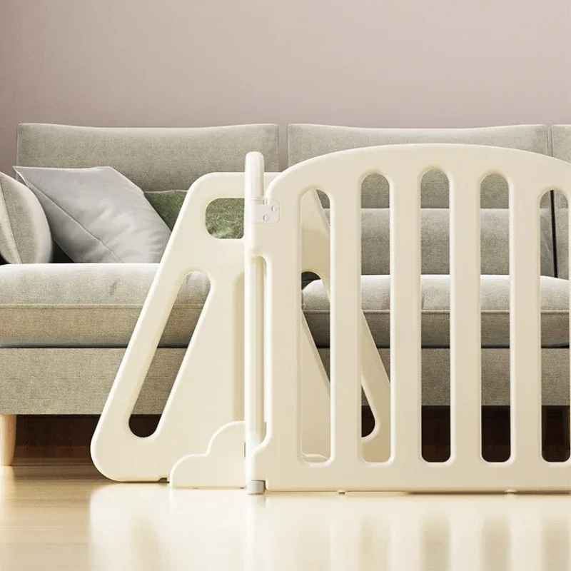 barrieres-parc-bebe-barriere-blanche-securisee-devant-canape-salon-protection-enfant-securenest