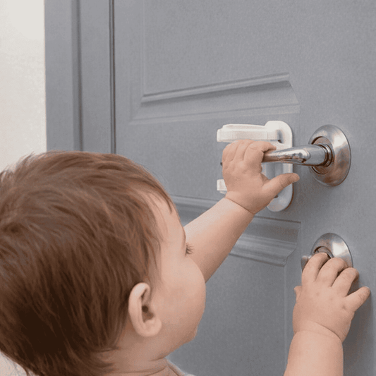bloque-porte-bebe-securite-poignee-porte-protection-enfant-maison-interieur-cale-porte-angelin