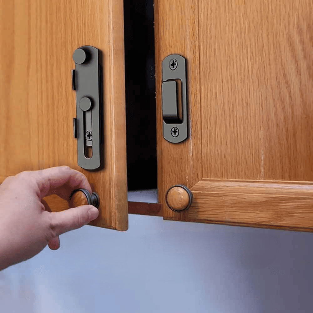 bloque-porte-verrou-cabinet-bois-main-ouvrante-latch-securite-integree-tranquillite-enfant