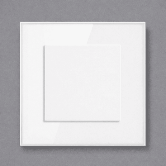 cache-prise-murale-panneaux-carre-blancs-design-minimaliste-mural-douce-barriere
