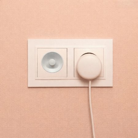 cache-prise-pour-bebe-double-prise-installe-cable-branche-securi-plug-calme