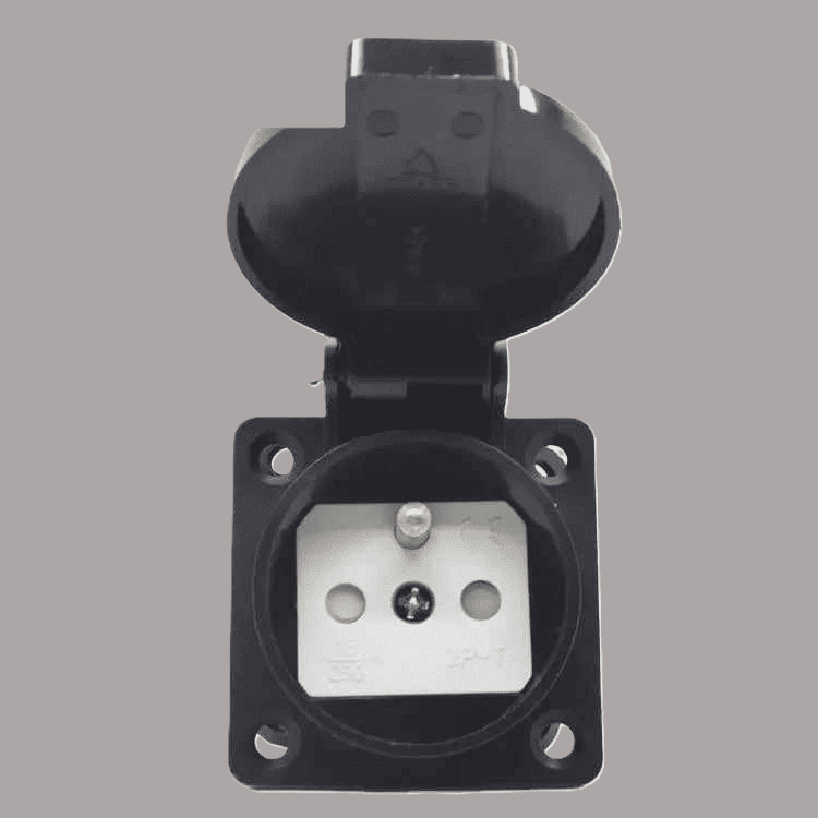 cache-prise-pour-bebe-noire-avec-capot-ouvert-protection-electrique-murale-bouclier-tendre