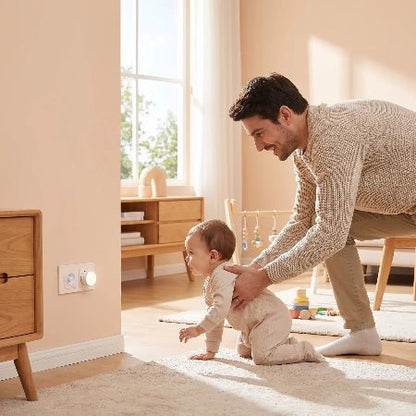 cache-prise-pour-bebe-papa-aide-bebe-ramper-chambre-securi-plug-calme