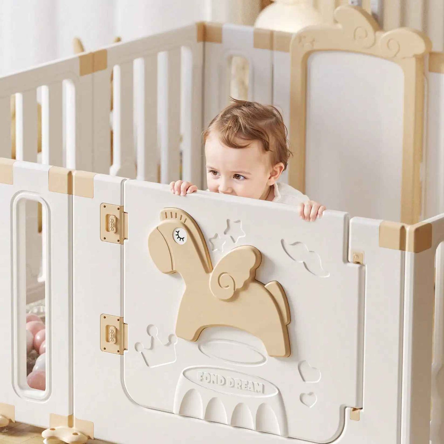 parc-barriere-couleur-blanche-enfant-jouant-en-toute-securite-safedream-protect-kids