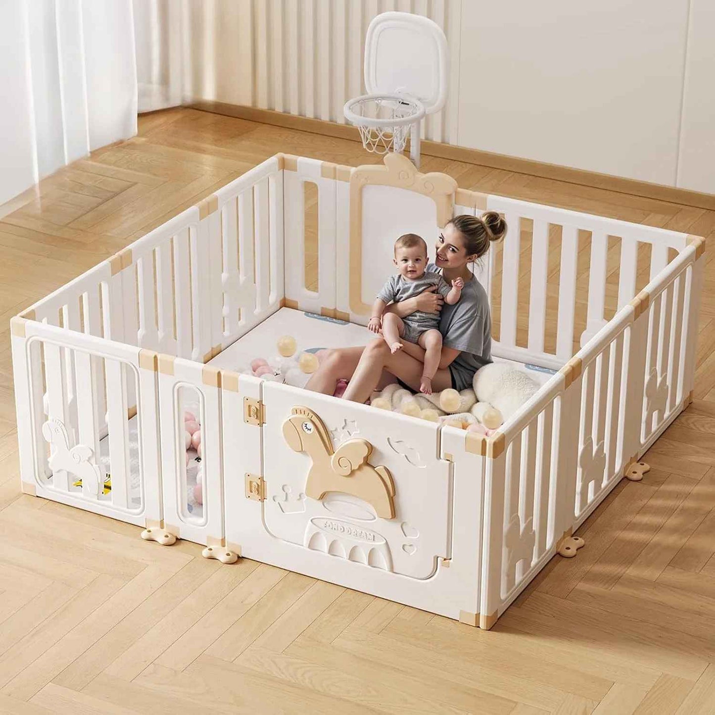 parc-barriere-maman-et-son-enfant-assis-sur -tapis-de-jeu-safedream-protect-kids