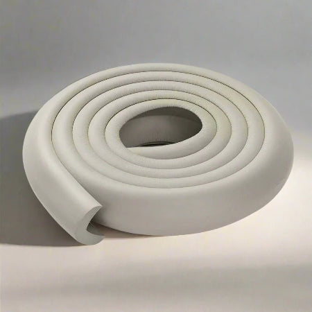 protecteur-de-coin-de-table-gris-clair-babysafetycornerprotector