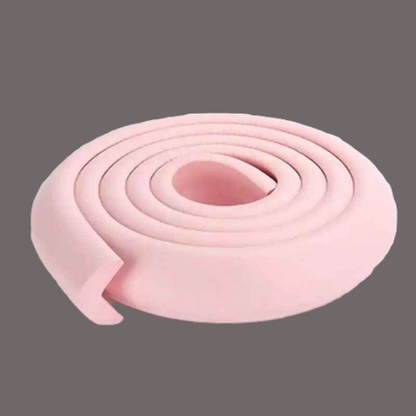 protecteur-de-coin-de-table-rose-enroule-mousse-vue-produit-table-sereine