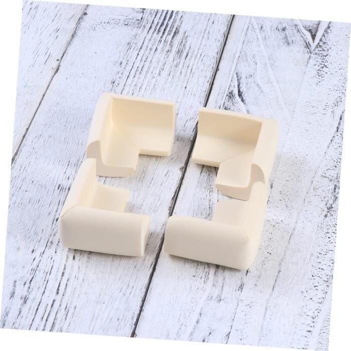 protecteur-de-coin-de-table-sur-meuble-en-bois-babysafetycornerprotector-blanc