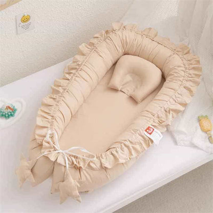 reducteur-de-lit-bebe-couleur-beige-avec-oreille-calinid