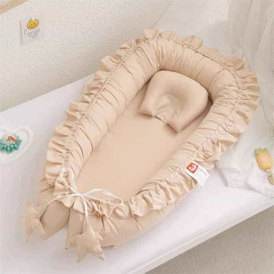 reducteur-de-lit-bebe-couleur-beige-avec-oreille-calinid