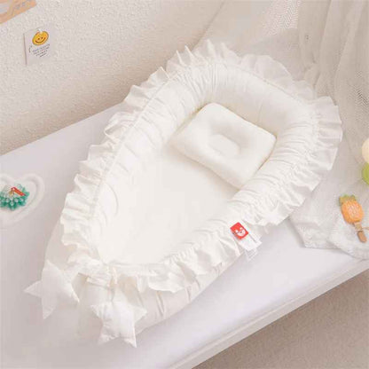 reducteur-de-lit-bebe-couleur-blanche-avec-oreille-nidouillet
