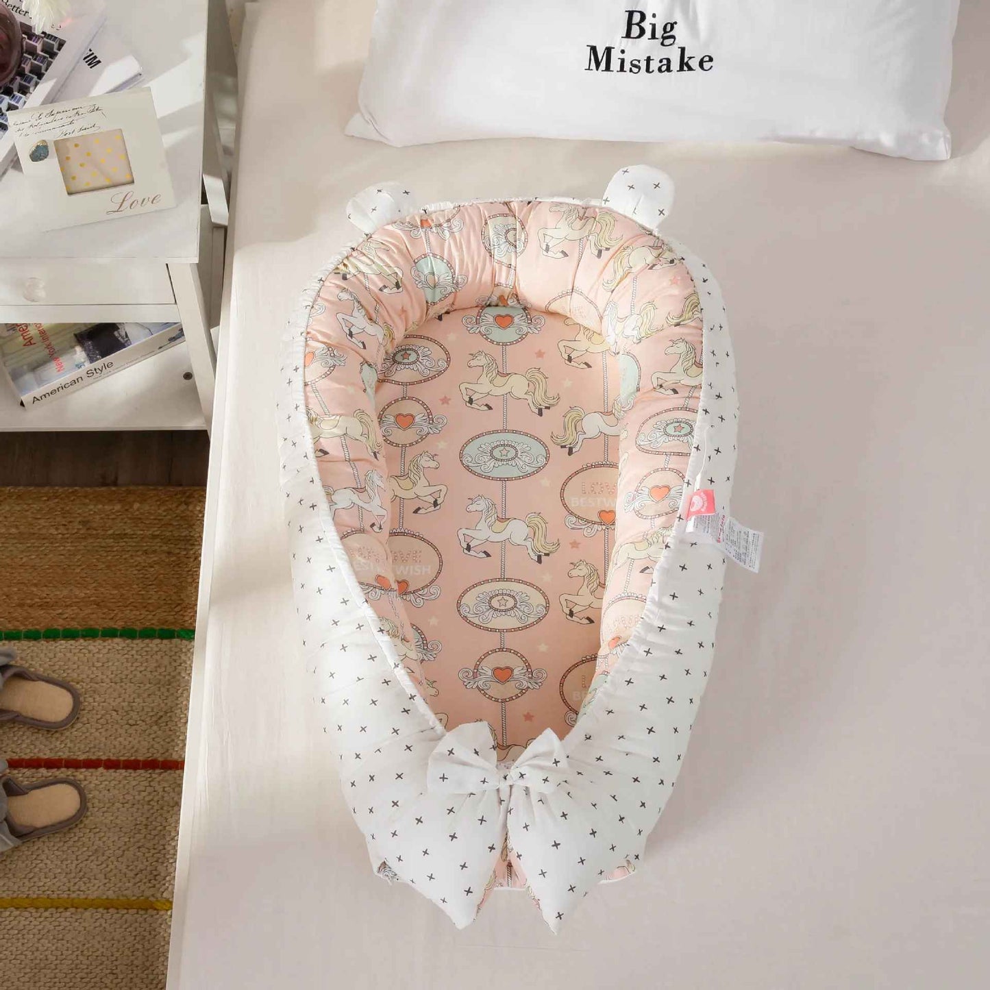 reducteur-de-lit-bebe-rose-motif-chevaux-peluche-voiture-chambre-enfant-sommeil-douceur