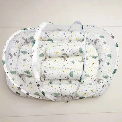 reducteur-de-lit-jukki-motif-etoiles-lune-nuages-vue-dessus-rosee-douce