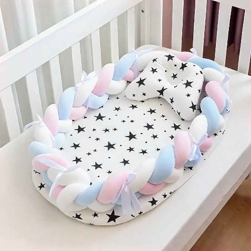 reducteur-de-lit-pour-bebe-berceau-blanc-tresse-rose-bleu-blanc-pastel-confort-feuille-de-repos
