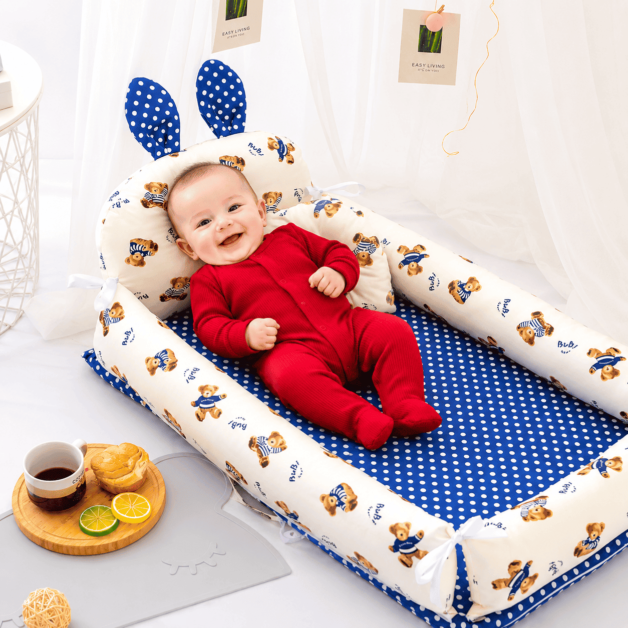 reducteur-de-lit-tineo-bebe-allonge-nid-bleu-pois-oursons-confort-chambre-douce-douce-protection