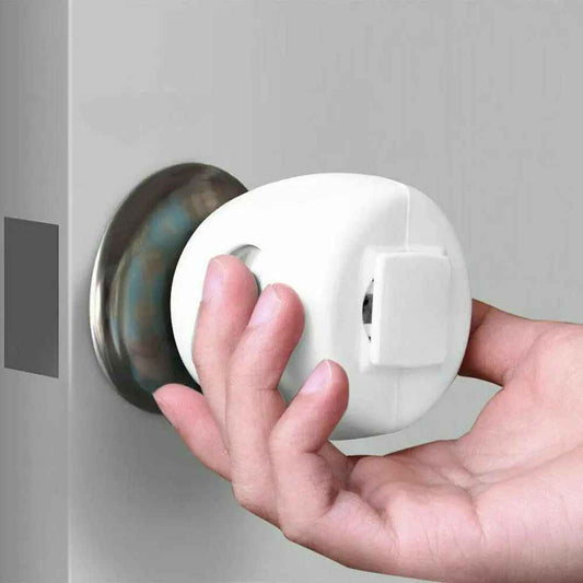 securite-enfant-placardprotection-poignee-porte-couvercle-blanc-antiglisse-dispositif-maison-cale-angelin