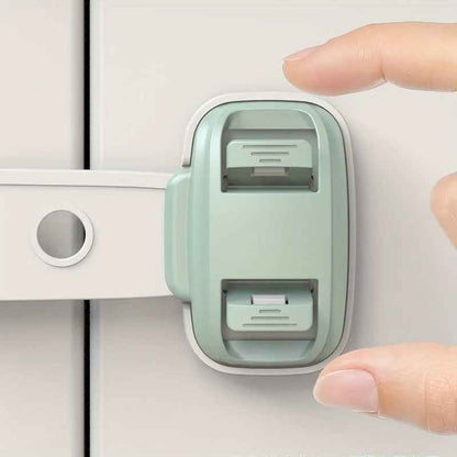 securite-placard-loquet-vert-blanc-double-bouton-main-cabinet-enfant-protection-maison-sure