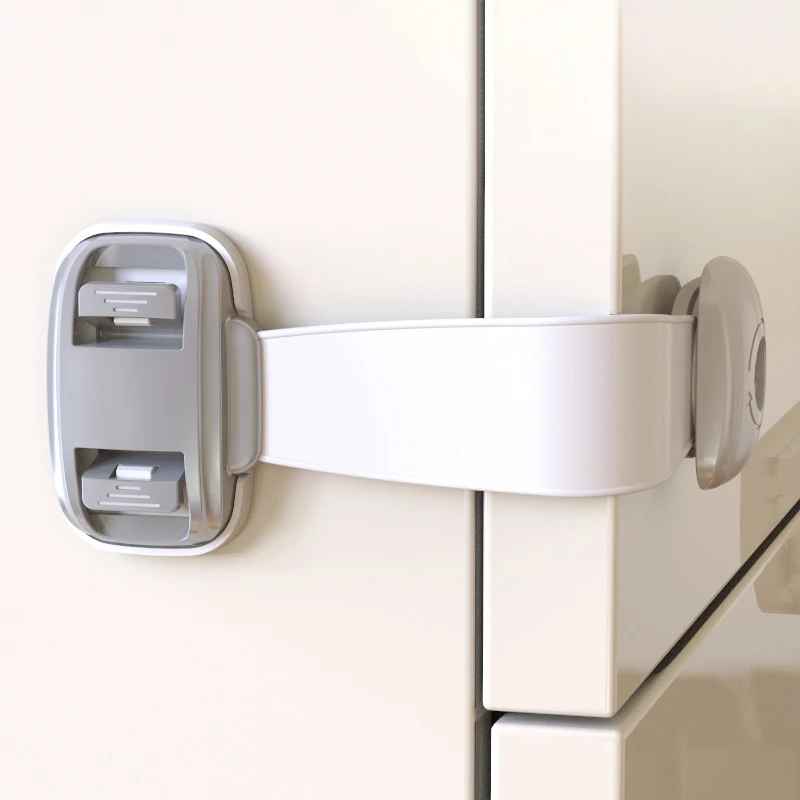 securite-pour-placard-gris-fixation-anti-ouverture-meuble-protection-cale-placard-angelin