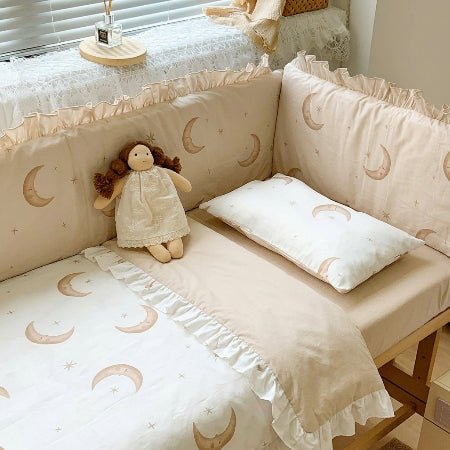 tour-de-lit-pour-bebe-lifestyle-lune-etoiles-poupee-chambre-rempart-plume