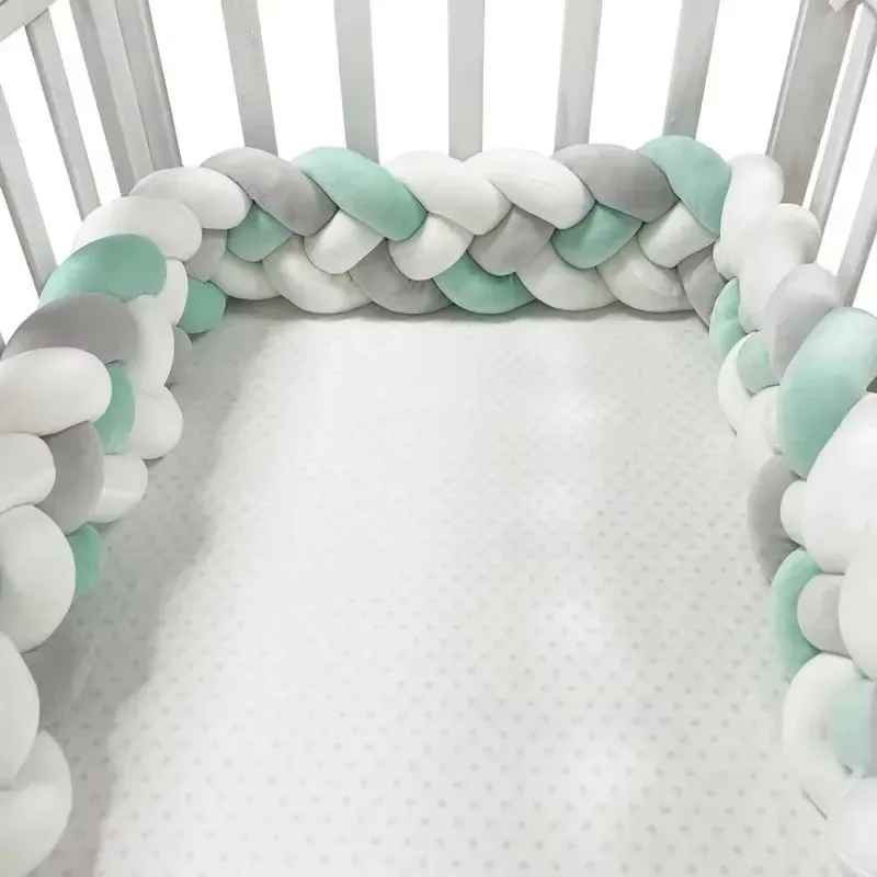 tour-de-lit-tresse-vert-gris-blanc-quatre-brins-tress-chic