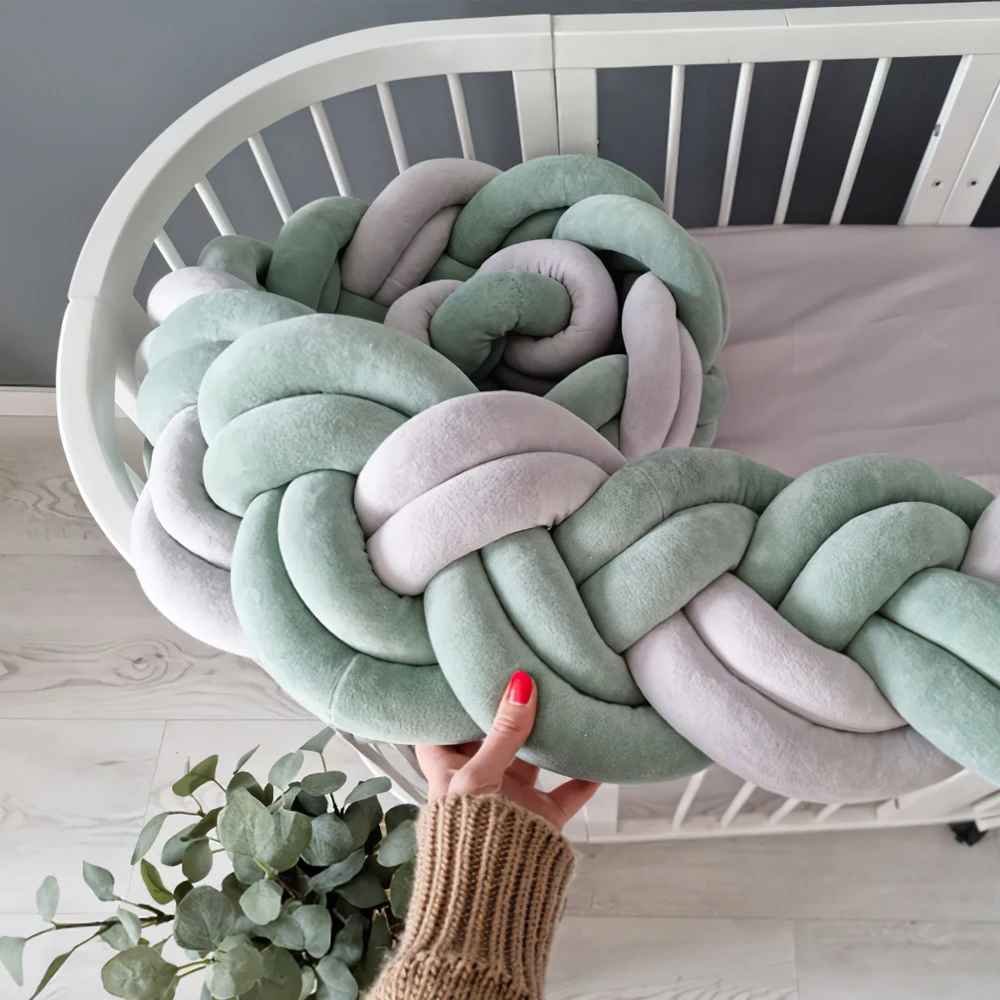 tresse-de-lit-3m-protection-tressee-pastel-pour-nurserie-olive-velours
