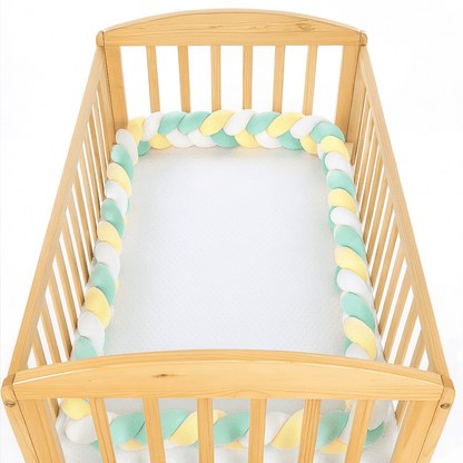 tresse-de-lit-4m-couleur-blanc-vert-jaune-dans-berceau-en-bois-lunecaline
