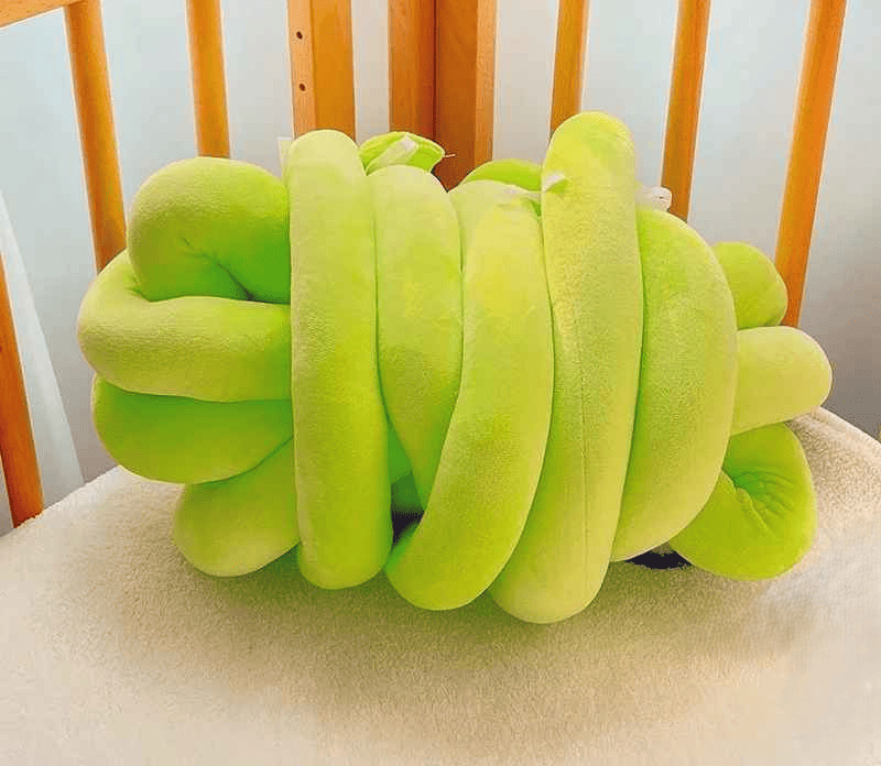 tresse-de-lit-5m-coussin-vert-citron-dans-berceau-bebe-palette-veloutee