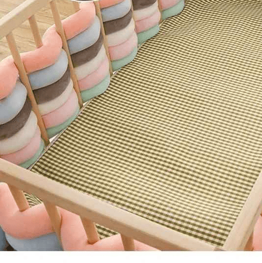 tresse-de-lit-5m-lit-bebe-bois-coussins-pastel-matelas-carre-securite-veille-tendresse