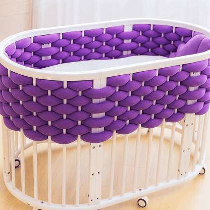 tresse-de-lit-5m-violette-tissee-sur-lit-bebe-blanc-design-moderne-protection-totale