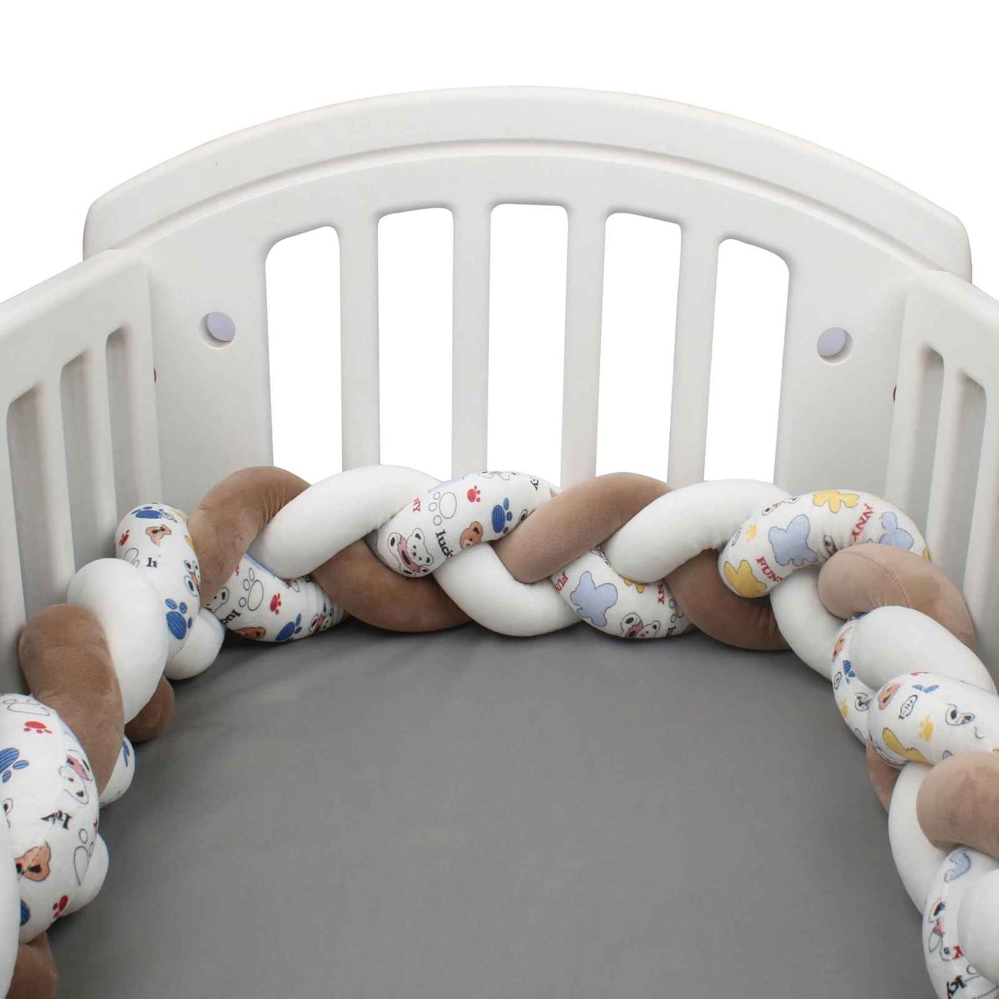 tresse-de-lit-bebe-blanc-marron-imprime-animaux-nurserie-douceur-securite-coconou-gardien