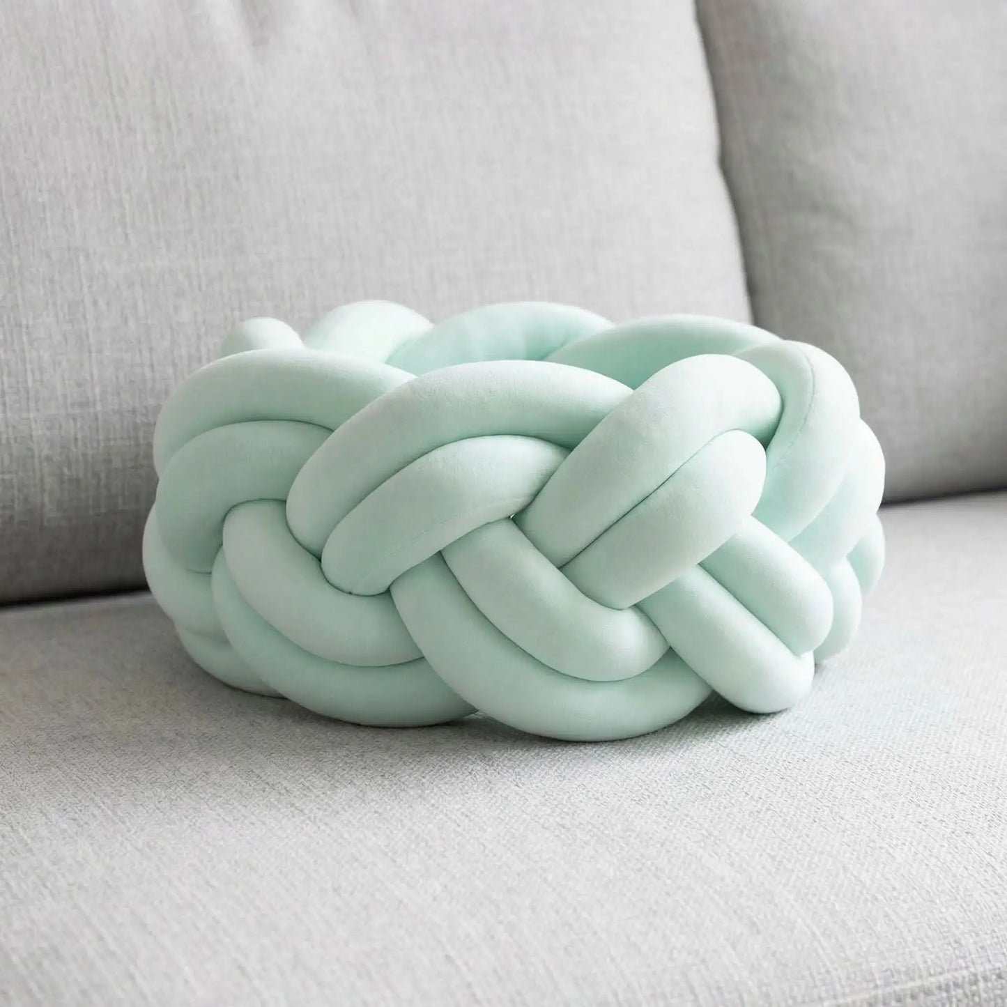 tresse-de-lit-bebe-coussin-braide-velours-doux-canape-decoration-interieur-amande-velours