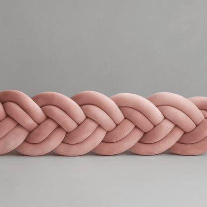 tresse-de-lit-bebe-rose-pale-deux-metres-dispose-en-longueur-chic