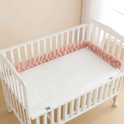 tresse-de-lit-bebe-vieux-rose-lit-blanc-protection-bebe-murmure-de-coton