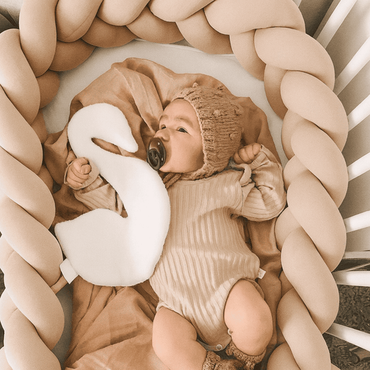 tresse-de-lit-beige-3m-bebe-dans-couffin-douceur-et-securite-beigeprotect