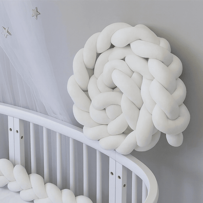 tresse-de-lit-berceau-blanc-spirale-deco-nurserie-etoilee-coconperle