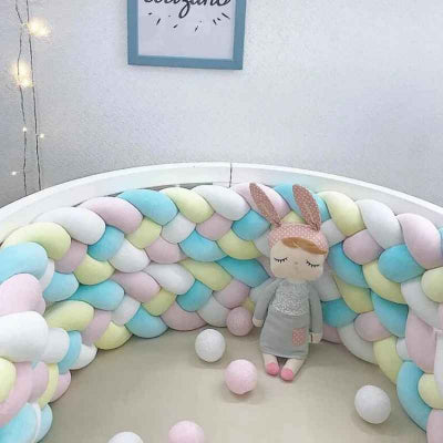tresse-de-lit-cabane-4m-espace-jeu-bebe-tresse-pastel-decor-nursery-douceur-DouceFeuille