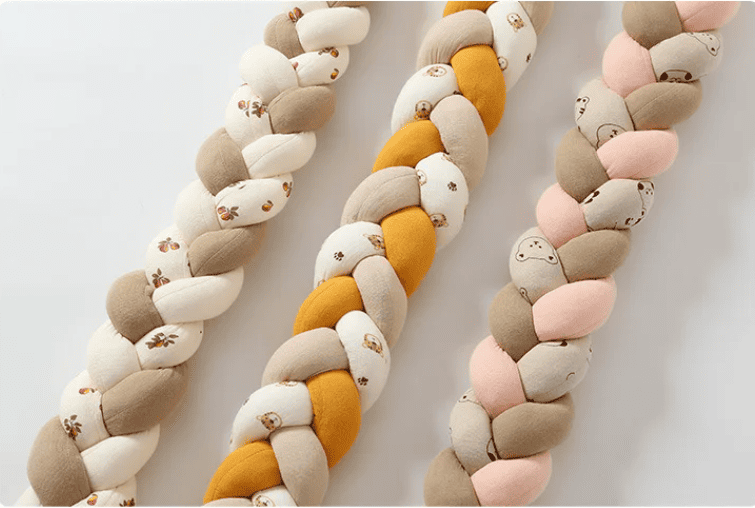 tresse-de-lit-en-tissu-doux-coloris-beige-blanc-jaune-et-rose-douce-nuit