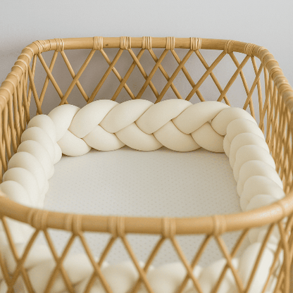 tresse-de-lit-quatre-metres-de-couleur-blanc-lait-inatalle-dans-lit-tisse-douce-feuille